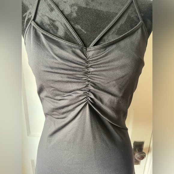 Boston Proper, Criss cross tank, w/ bra underlining, size med, like new - Picture 2 of 6